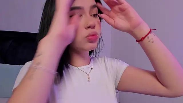 Lily_Woodz's cam snapshot