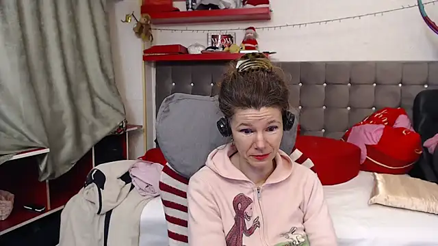 kellyterapy's cam snapshot