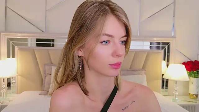 MeganMour's cam snapshot