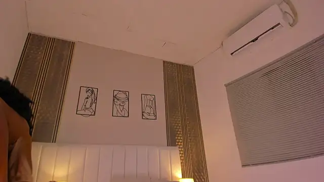 zoe_sky_'s cam snapshot