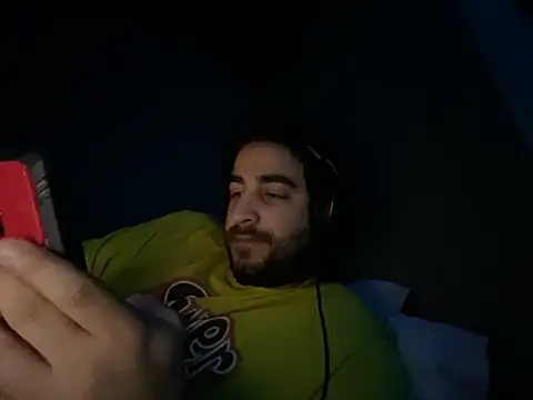 young_bear06's cam snapshot