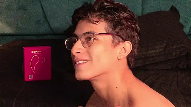 Aaron_Eze live sex cam