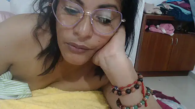 kateleyagrey live sex cam