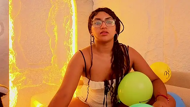 isabella_tp's cam snapshot