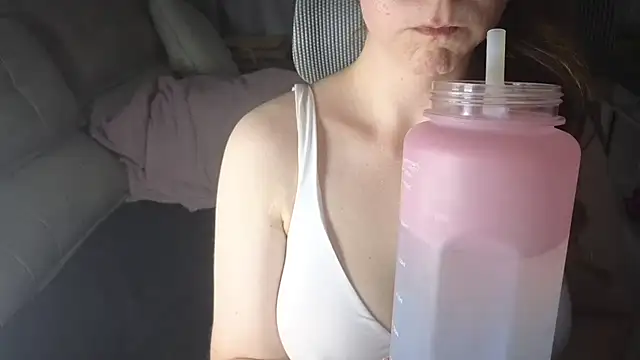 MommyLoveWetOrgasm's cam snapshot