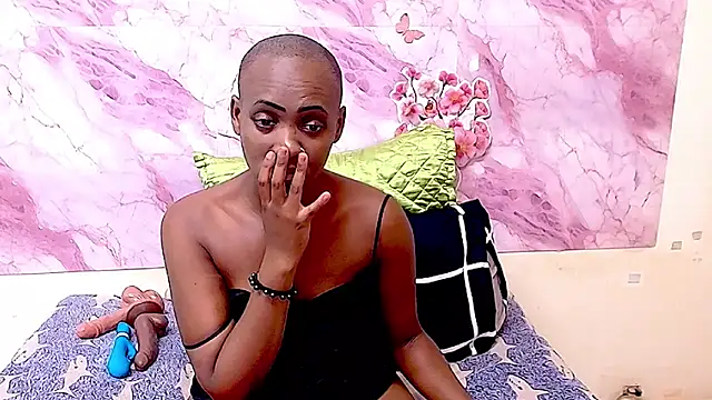 EbonyOlive69's cam snapshot