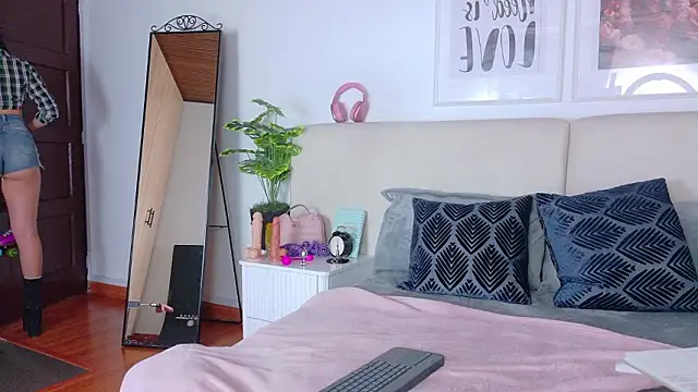 SaritaBratz's cam snapshot