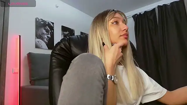 Lisa_Shultz's cam snapshot