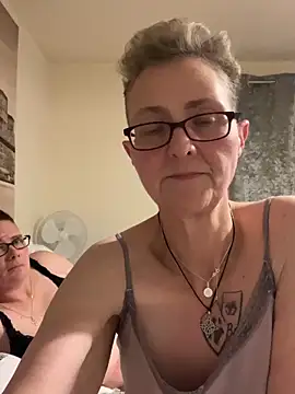 Curvy-Jinx's cam snapshot