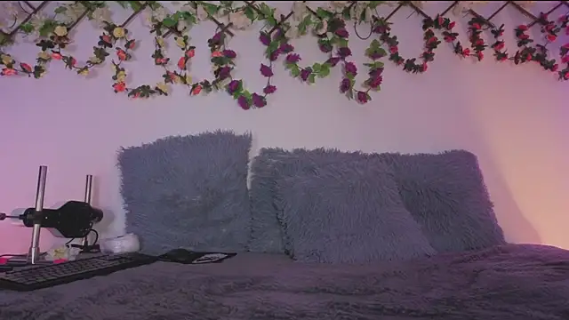 Lolarosesxs's cam snapshot