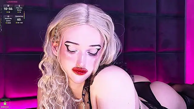 RoxyKyper live sex cam