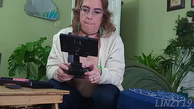 Linzy_19 live sex cam