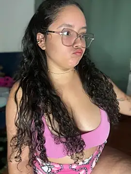 CurlyGirl_1's cam snapshot