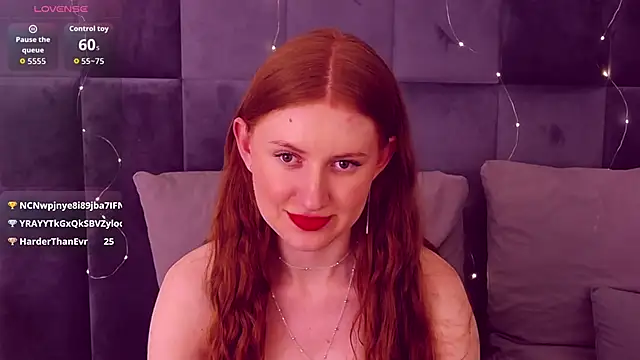 SaraMoor's cam snapshot