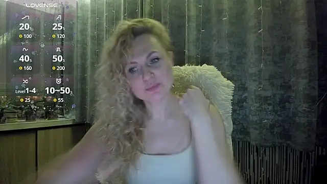 LanaLight_x's cam snapshot