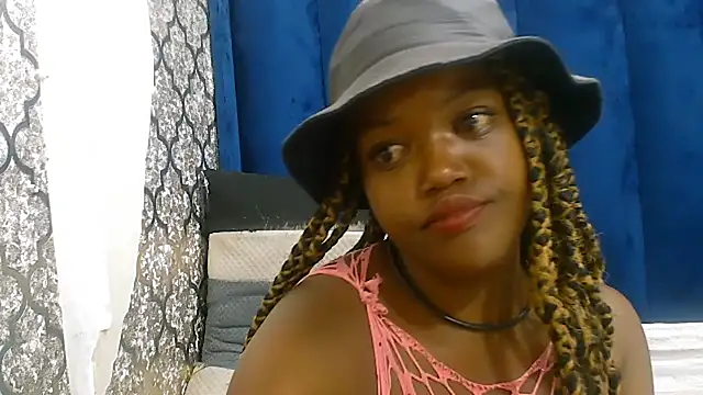 DarkBeauty33's cam snapshot