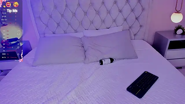 Chloe_dolls18's cam snapshot