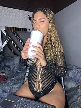 AngelPinkk_'s cam snapshot