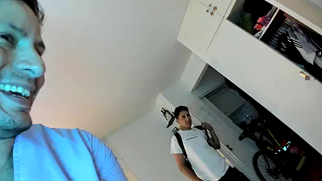 mr_almo's cam snapshot