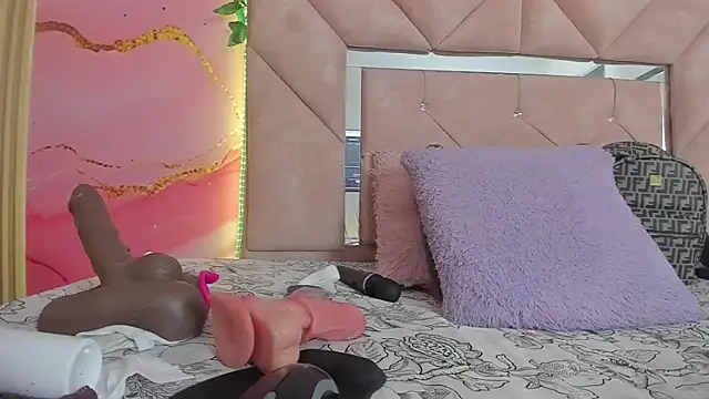 Taylor__cooper's cam snapshot