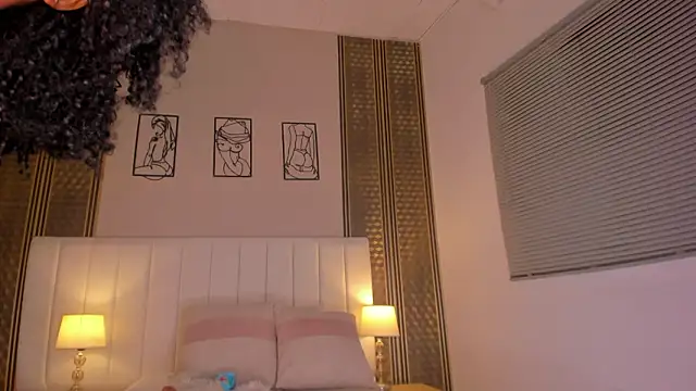 zoe_sky_'s cam snapshot