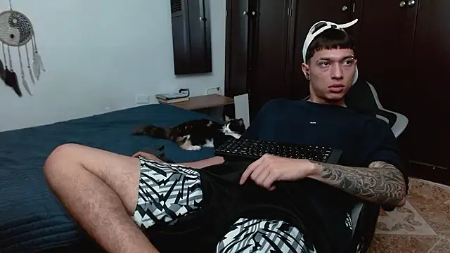 aaron_blug's cam snapshot