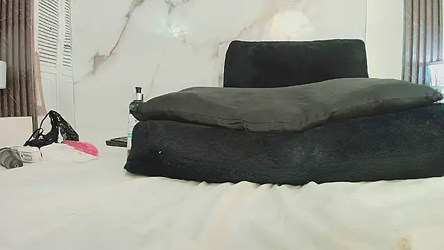 MayaBaker's cam snapshot