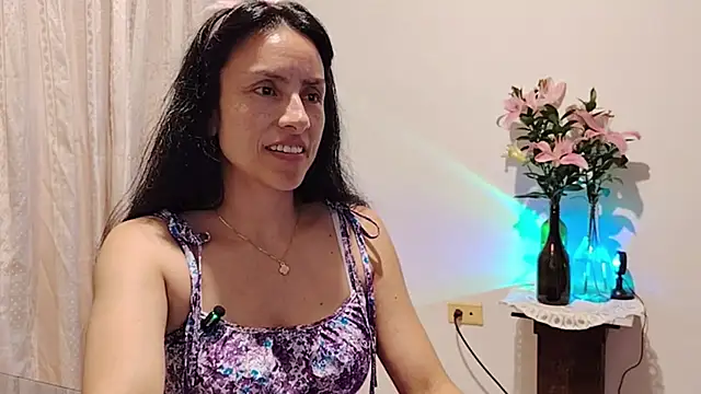 Bella_Exhibition's cam snapshot