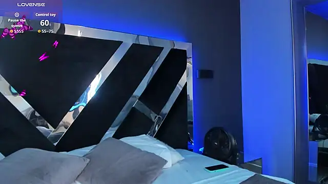 AmmyJones_'s cam snapshot