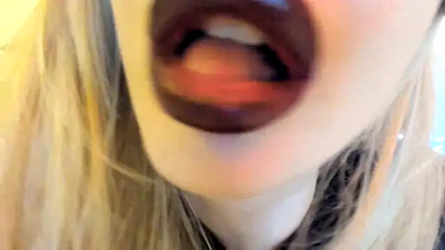 Politeeliza's cam snapshot