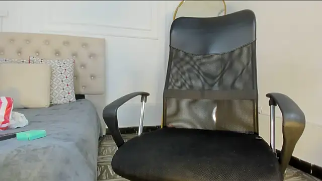 nicolvibes_212's cam snapshot