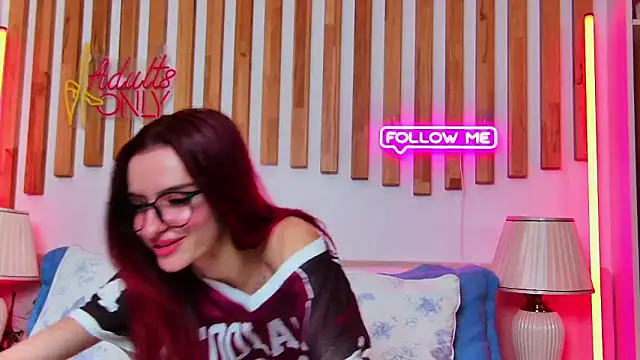 CassieFox_'s cam snapshot