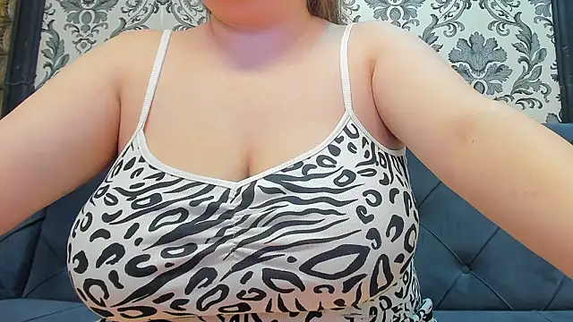 LissaBigTitts's cam snapshot