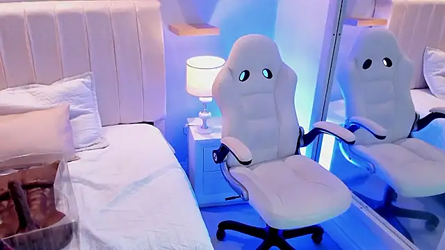 manyaa_'s cam snapshot