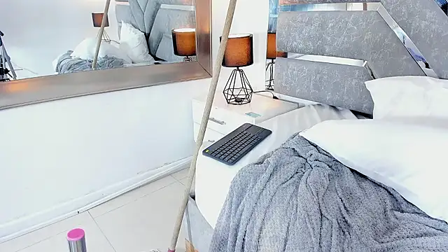 Slut_Milf_'s cam snapshot