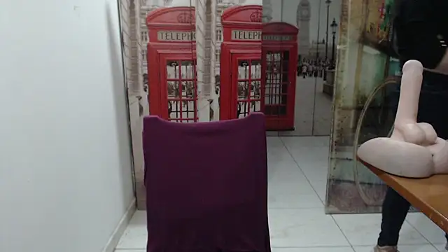 curly_greeneyed's cam snapshot