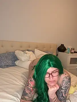 DaisyBlake's cam snapshot