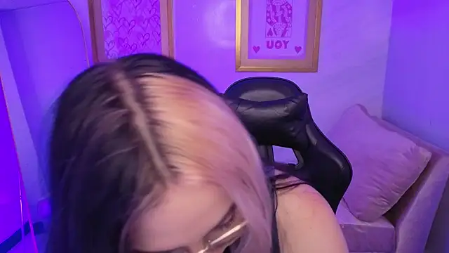 Hela_v's cam snapshot