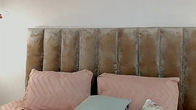 Alisha-Bond's cam snapshot