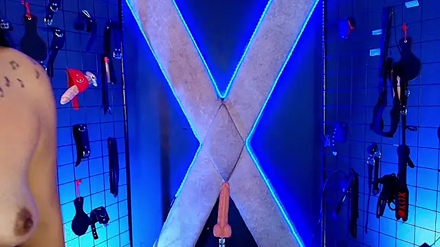 Mrcharlottte_queen_bdsm's cam snapshot