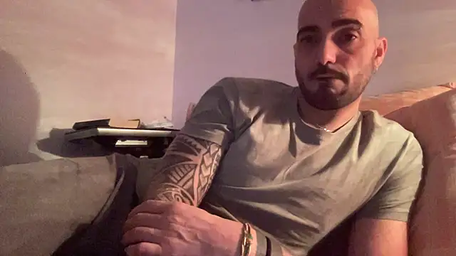 alessandromori91's cam snapshot