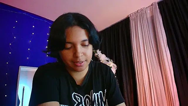 Emmapark_'s cam snapshot