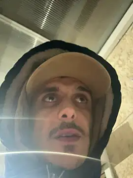 groschibre40100 live sex cam