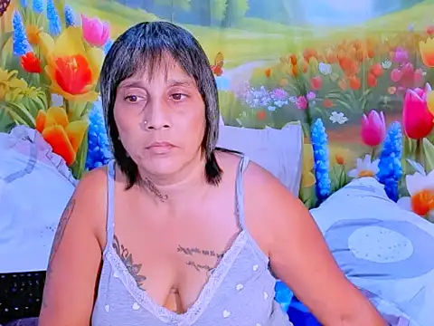 indianroxy's cam snapshot