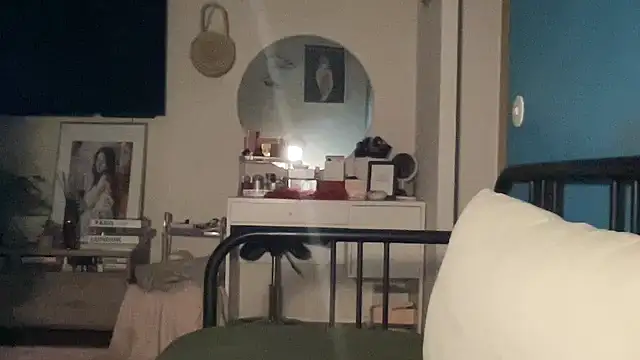 Veemoney's cam snapshot