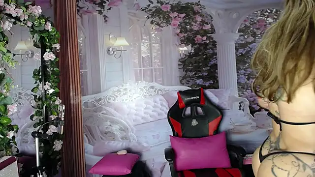 Layla-Wattson's cam snapshot