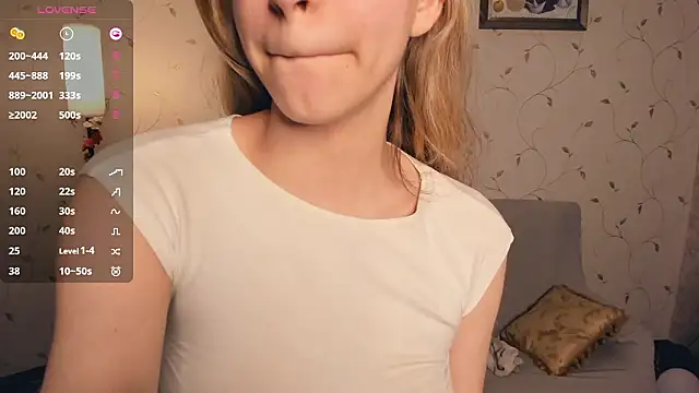 JoanBaggott's cam snapshot