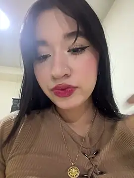 Emi_blair live sex cam