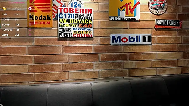 foxy_sharlotte's cam snapshot