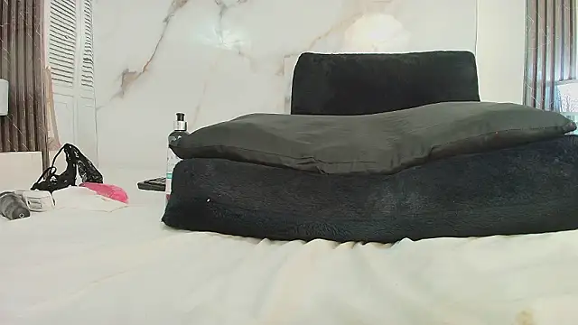 MayaBaker's cam snapshot